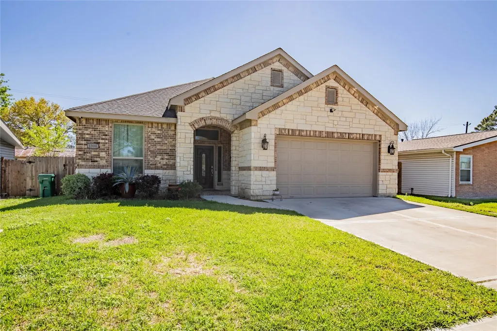 1308 Fresa Road Pasadena TX 77502