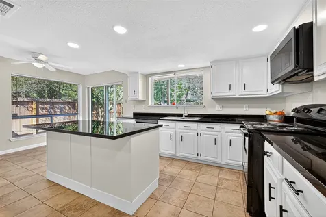 813 Lakeview Drive Sugar Land TX 77498