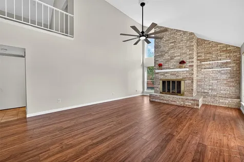 813 Lakeview Drive Sugar Land TX 77498