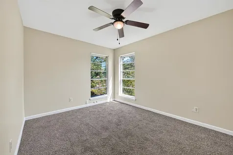 813 Lakeview Drive Sugar Land TX 77498