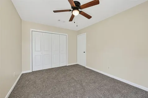 813 Lakeview Drive Sugar Land TX 77498