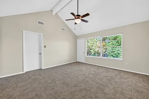 813 Lakeview Drive Sugar Land TX 77498