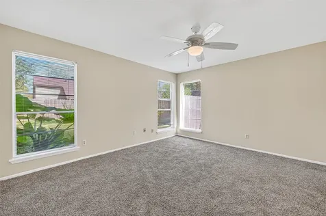 813 Lakeview Drive Sugar Land TX 77498