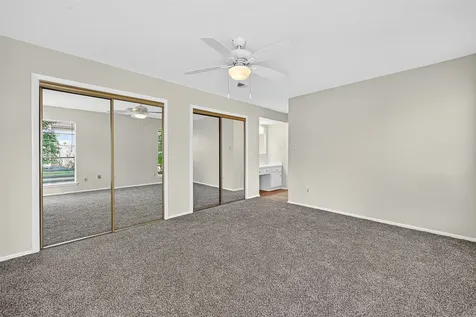 813 Lakeview Drive Sugar Land TX 77498