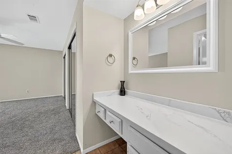 813 Lakeview Drive Sugar Land TX 77498