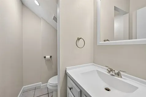 813 Lakeview Drive Sugar Land TX 77498
