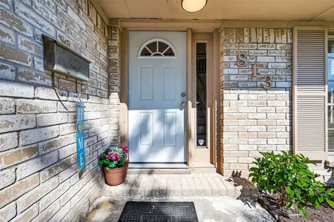813 Lakeview Drive Sugar Land TX 77498