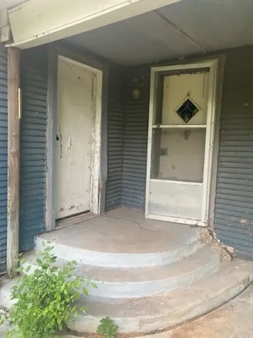 322 Walnut Street Donie TX 75838