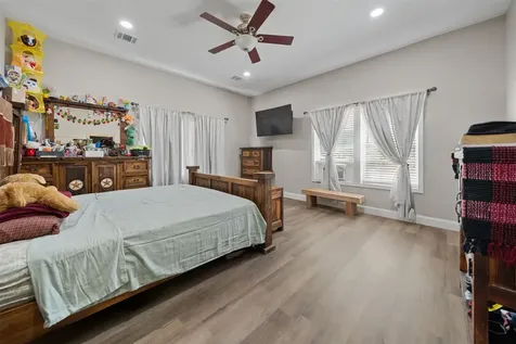 384 County Road 3295 Cleveland TX 77327