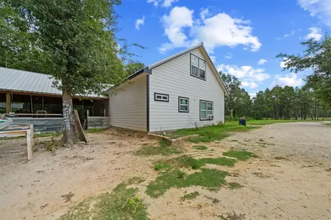 384 County Road 3295 Cleveland TX 77327