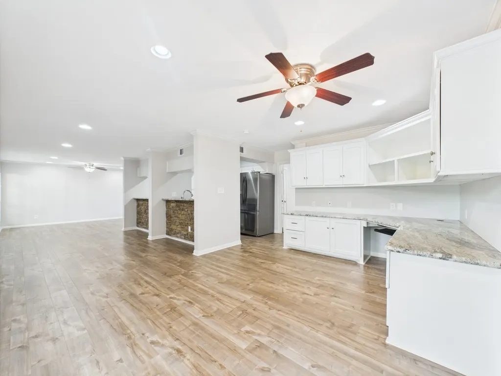 5333 Richmond Avenue 11 Houston TX 77056