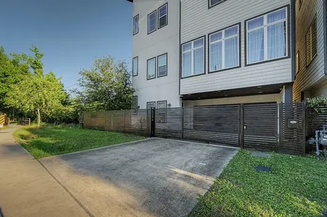 1226 W 26th Street Houston TX 77008