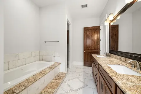 2022 Sabine Street Houston TX 77007