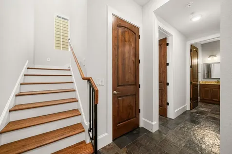 2022 Sabine Street Houston TX 77007