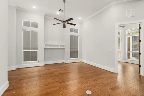 2022 Sabine Street Houston TX 77007