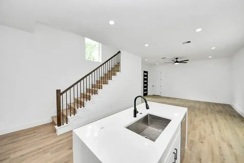 8313 Venus Street Houston TX 77088