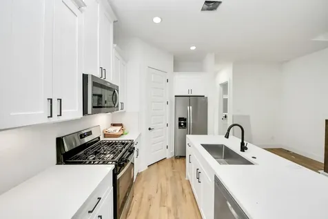 8313 Venus Street Houston TX 77088