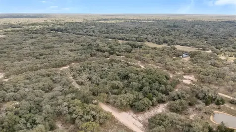 516 County Road 120 Hallettsville TX 77964