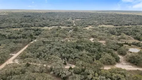 516 County Road 120 Hallettsville TX 77964