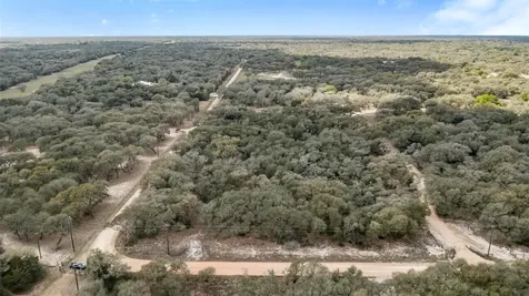 516 County Road 120 Hallettsville TX 77964