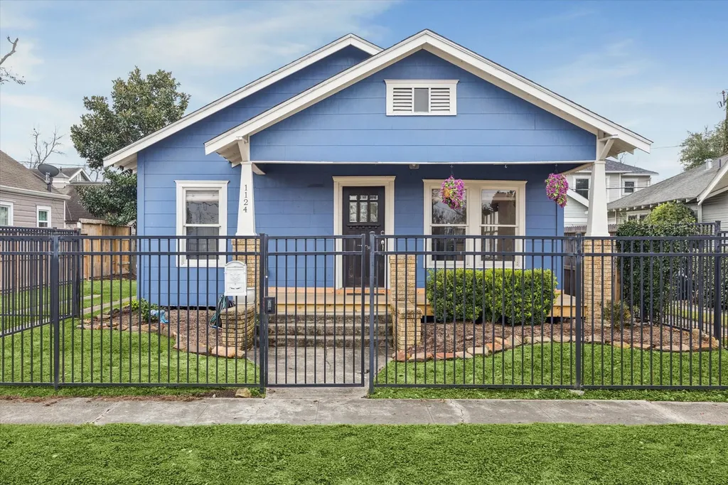 1124 Dunbar Street Houston TX 77009