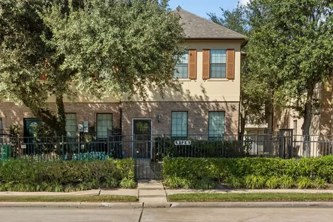 9128 Lakes At 610 Drive Houston TX 77054