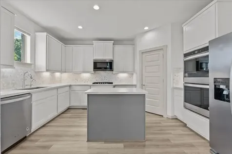 1512 Harvest Vine Court Friendswood TX 77546
