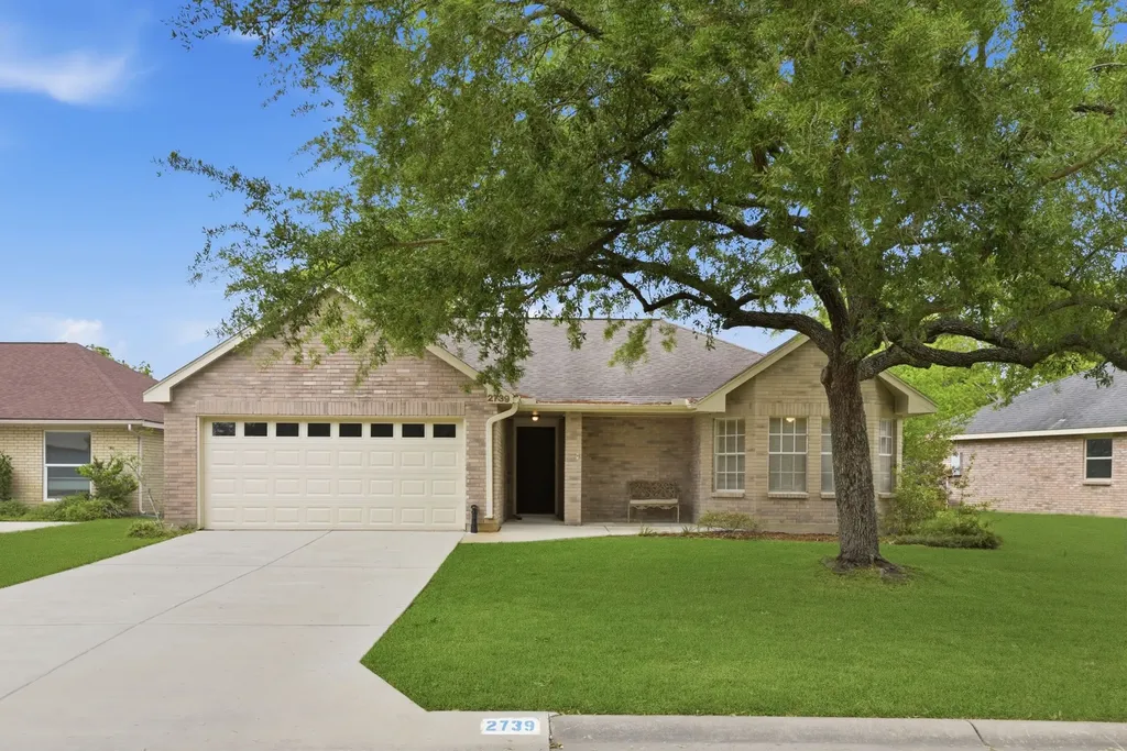 2739 S Peach Hollow Circle Pearland TX 77584