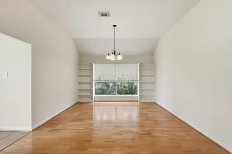 2739 S Peach Hollow Circle Pearland TX 77584