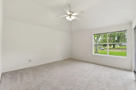 2739 S Peach Hollow Circle Pearland TX 77584