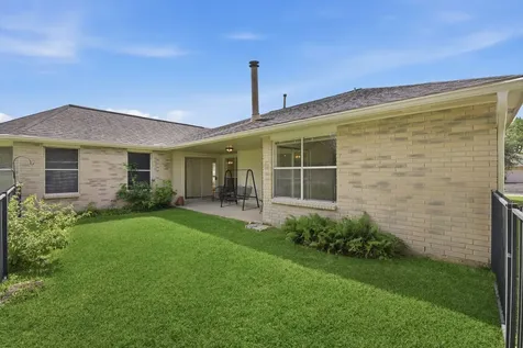 2739 S Peach Hollow Circle Pearland TX 77584