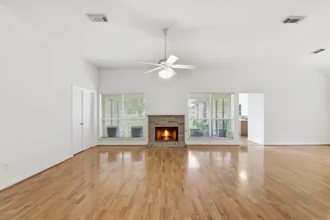 2739 S Peach Hollow Circle Pearland TX 77584