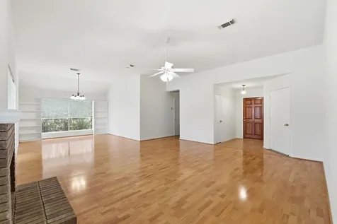 2739 S Peach Hollow Circle Pearland TX 77584
