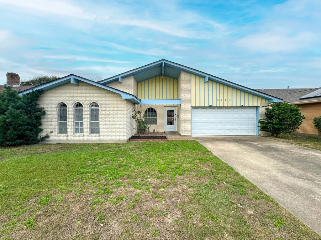 3217 Pine Street Galveston TX 77551