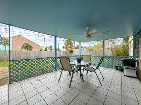 3217 Pine Street Galveston TX 77551