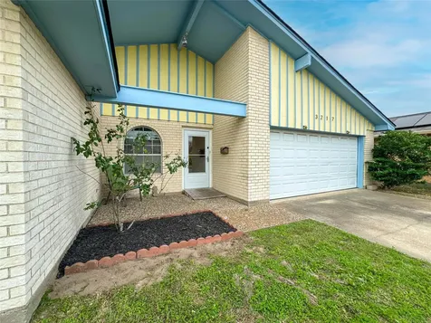3217 Pine Street Galveston TX 77551