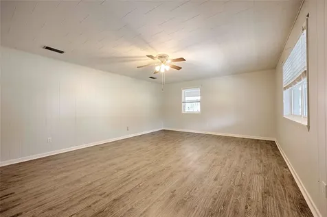 705 S La Grange Street Flatonia TX 78941