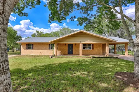 705 S La Grange Street Flatonia TX 78941
