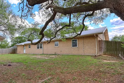705 S La Grange Street Flatonia TX 78941