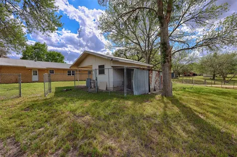 705 S La Grange Street Flatonia TX 78941