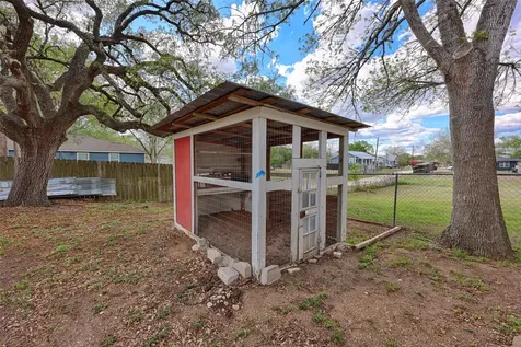 705 S La Grange Street Flatonia TX 78941