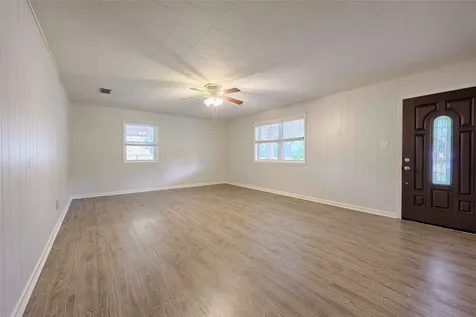 705 S La Grange Street Flatonia TX 78941