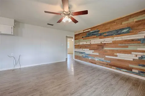 705 S La Grange Street Flatonia TX 78941