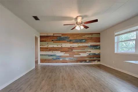 705 S La Grange Street Flatonia TX 78941