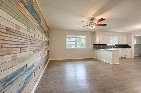 705 S La Grange Street Flatonia TX 78941