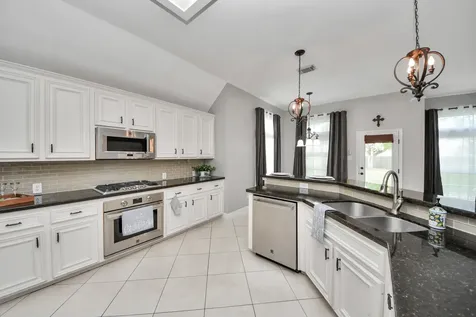 2802 Creek Bend Drive Friendswood TX 77546