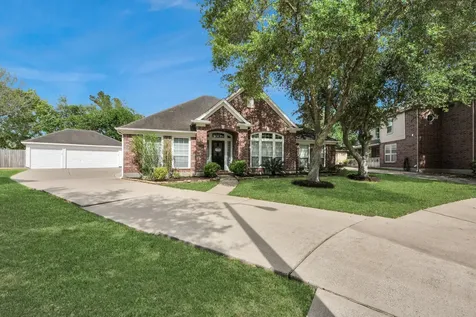 2802 Creek Bend Drive Friendswood TX 77546
