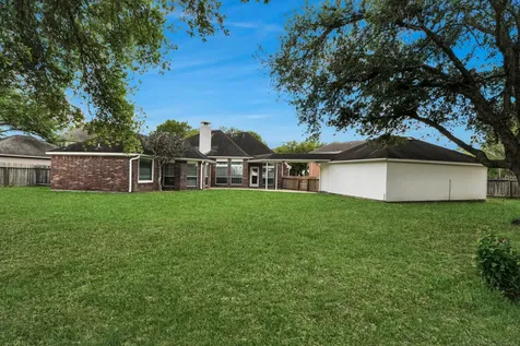 2802 Creek Bend Drive Friendswood TX 77546