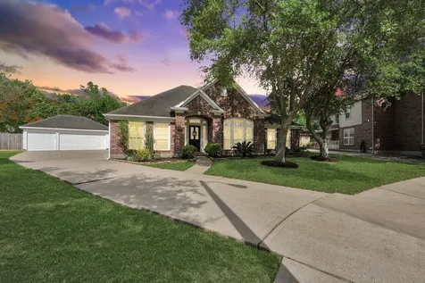 2802 Creek Bend Drive Friendswood TX 77546