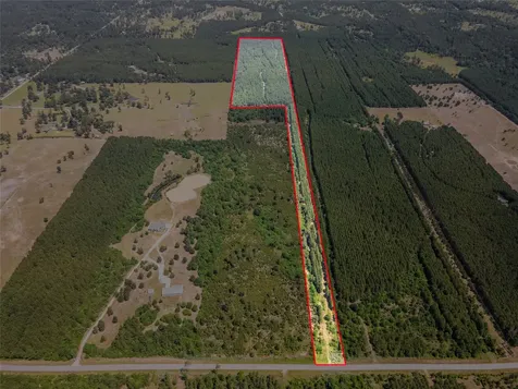 7443 County Road 302 Plantersville TX 77363